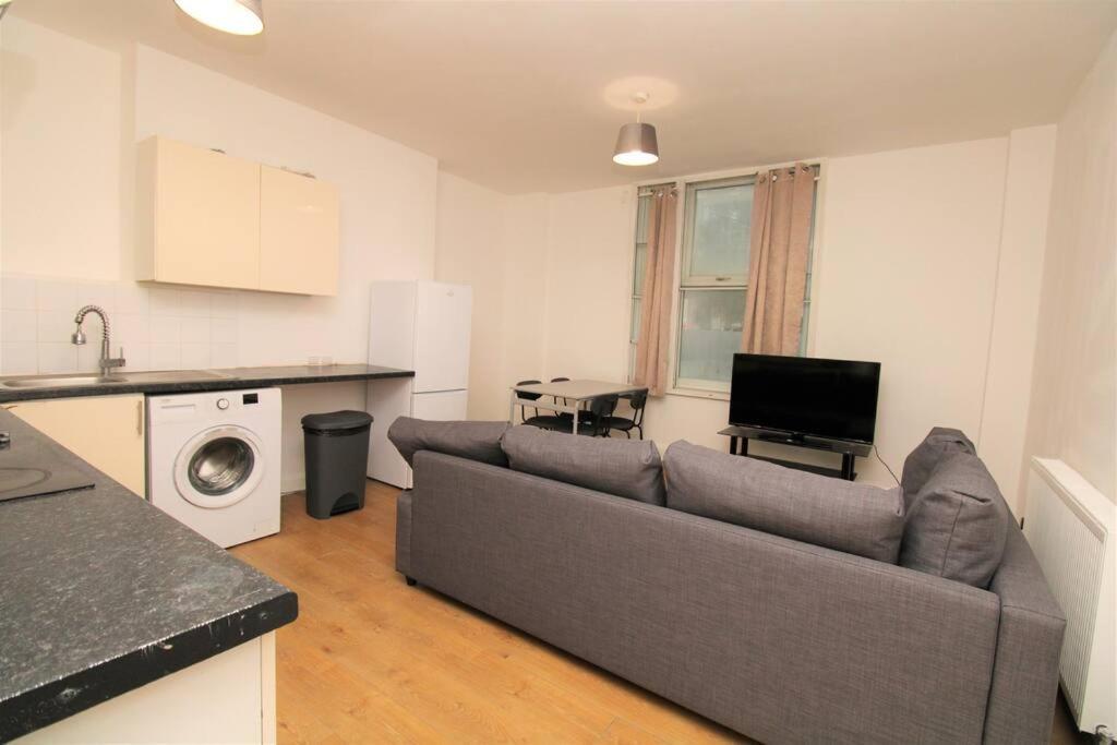 Ideal 2 Bed Flat Close To City Daire Londra Dış mekan fotoğraf