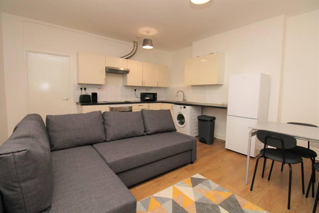 Ideal 2 Bed Flat Close To City Daire Londra Dış mekan fotoğraf